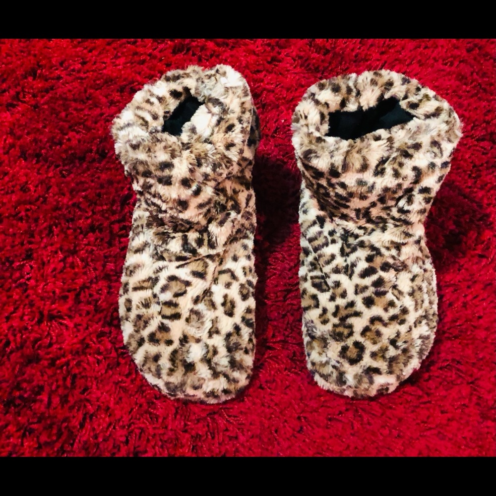 Spa Massage Memory Foam Massaging Cheetah booties